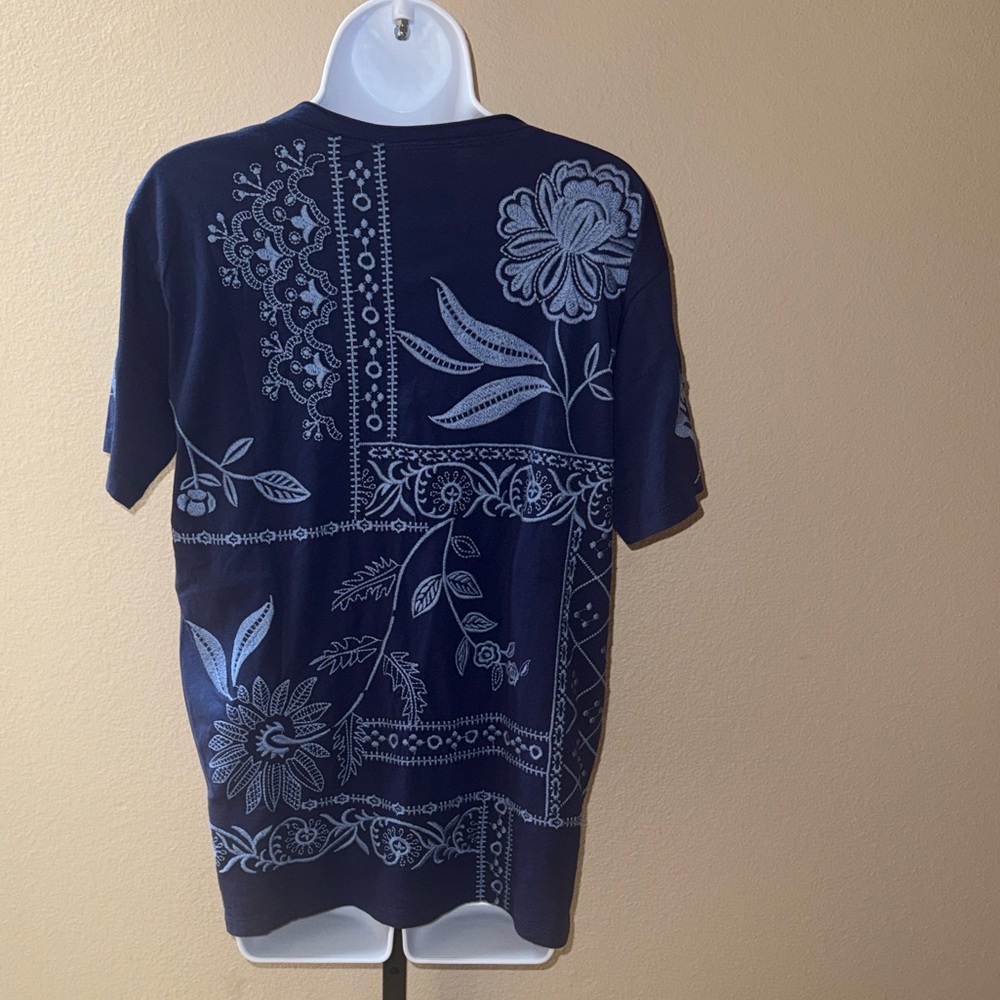Johnny Was Lyra Relaxed Crew Neck Blue Floral Embroidered Short Sleeve Tee Sz L - Picture 3 of 5